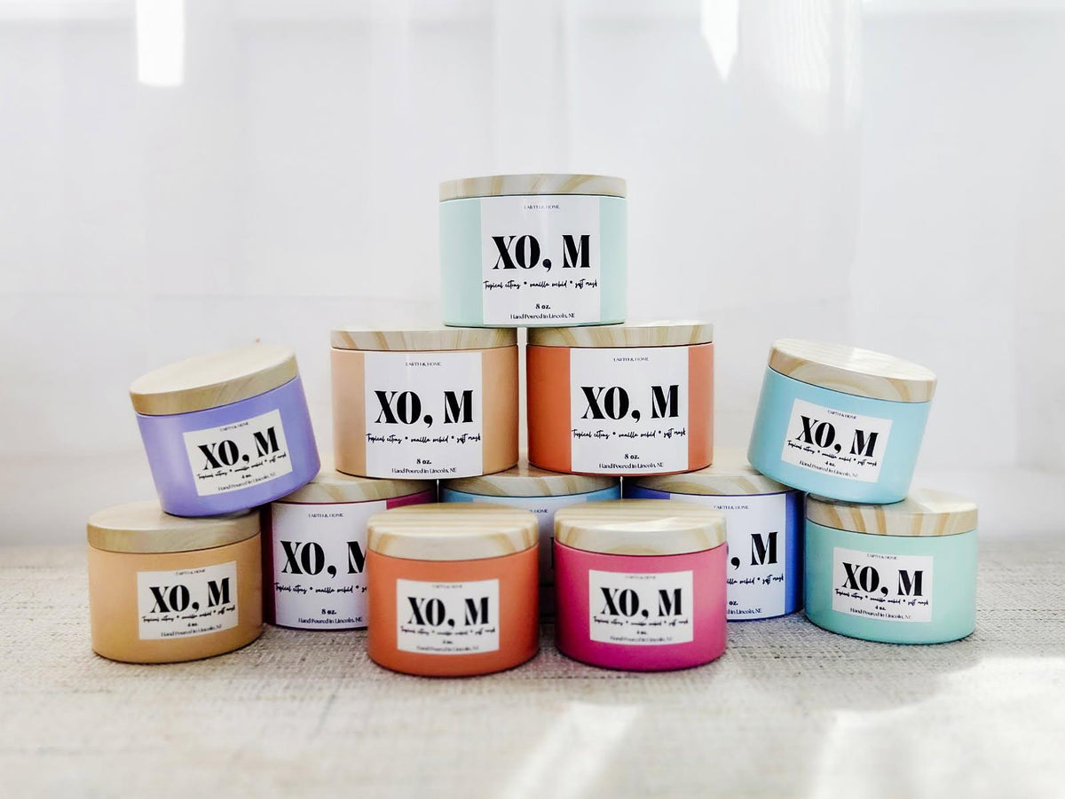 XO, M Signature Scent Candle 8 oz