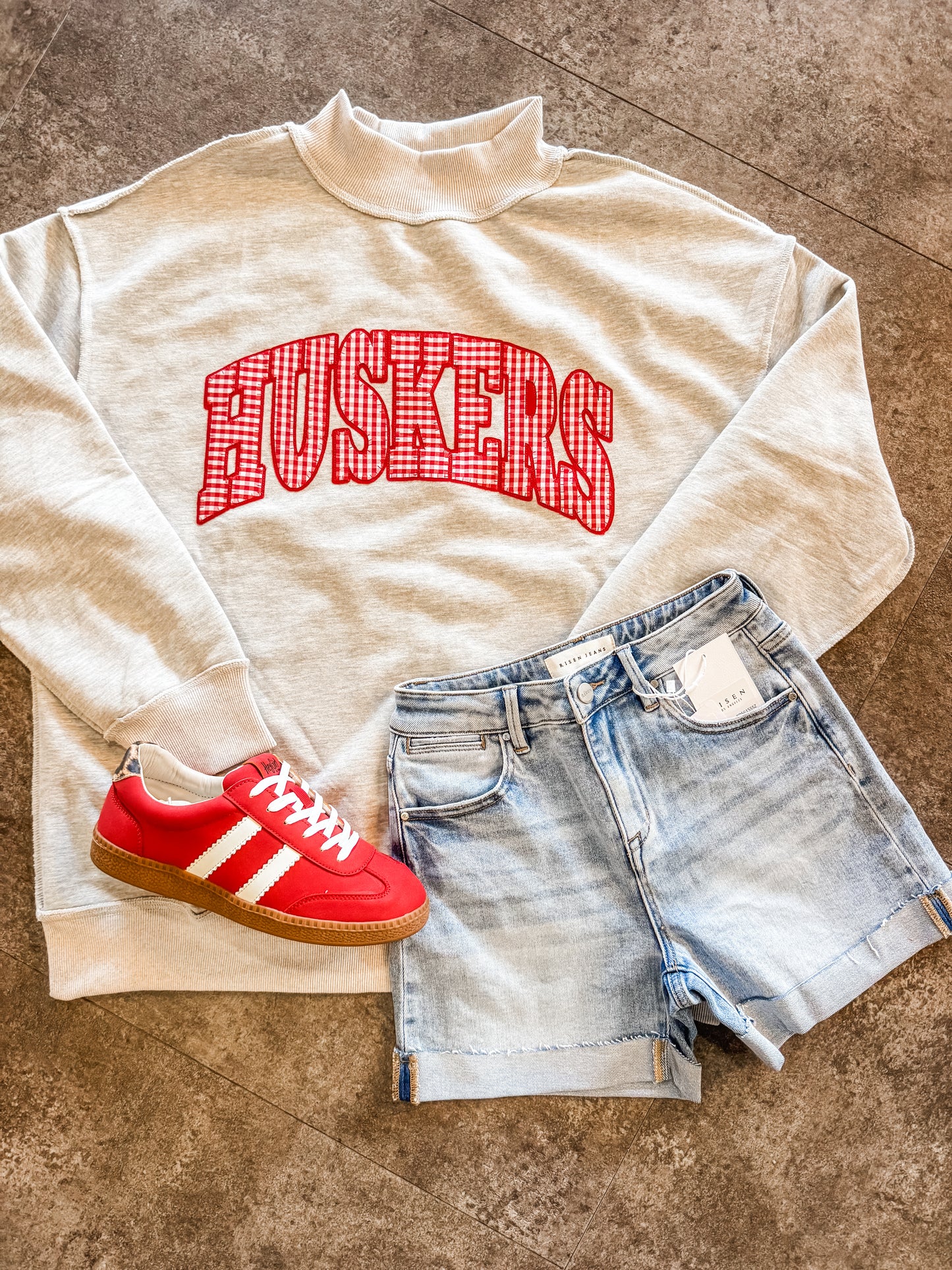 Huskers Gingham Mocneck