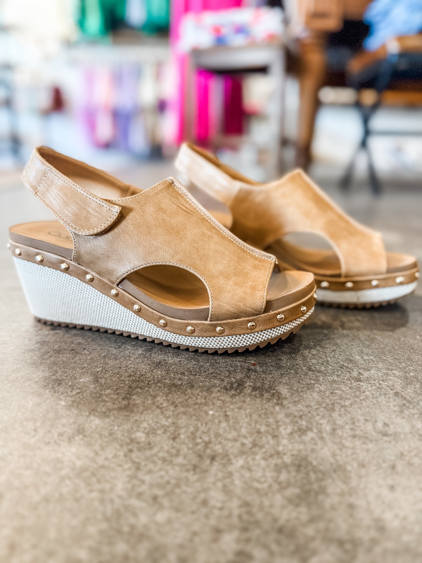 Corkys For Keeps Wedge Caramel